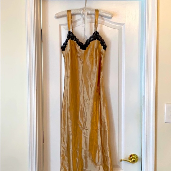 Morgan Taylor Other - 🌸 NWOT Satin Morgan Taylor Sexy Gold Nightgown